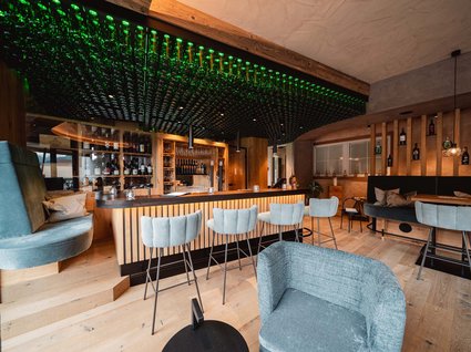 Wine Bar TOVINO Wine Bar TOVINO