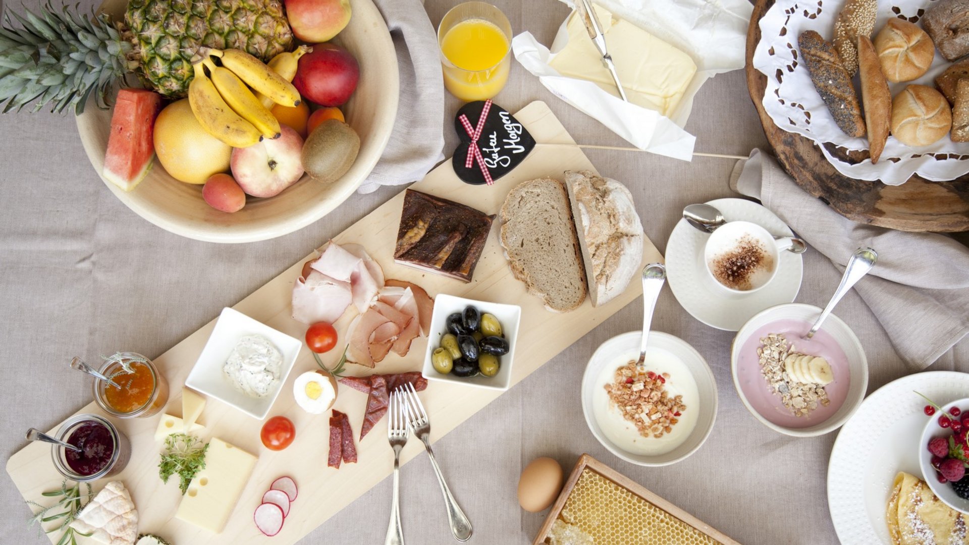 Unser Hotel in Tannheim mit Genießerfrühstück Unser Hotel in Tannheim mit Genießerfrühstück