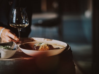 Wine Bar TOVINO Wine Bar TOVINO