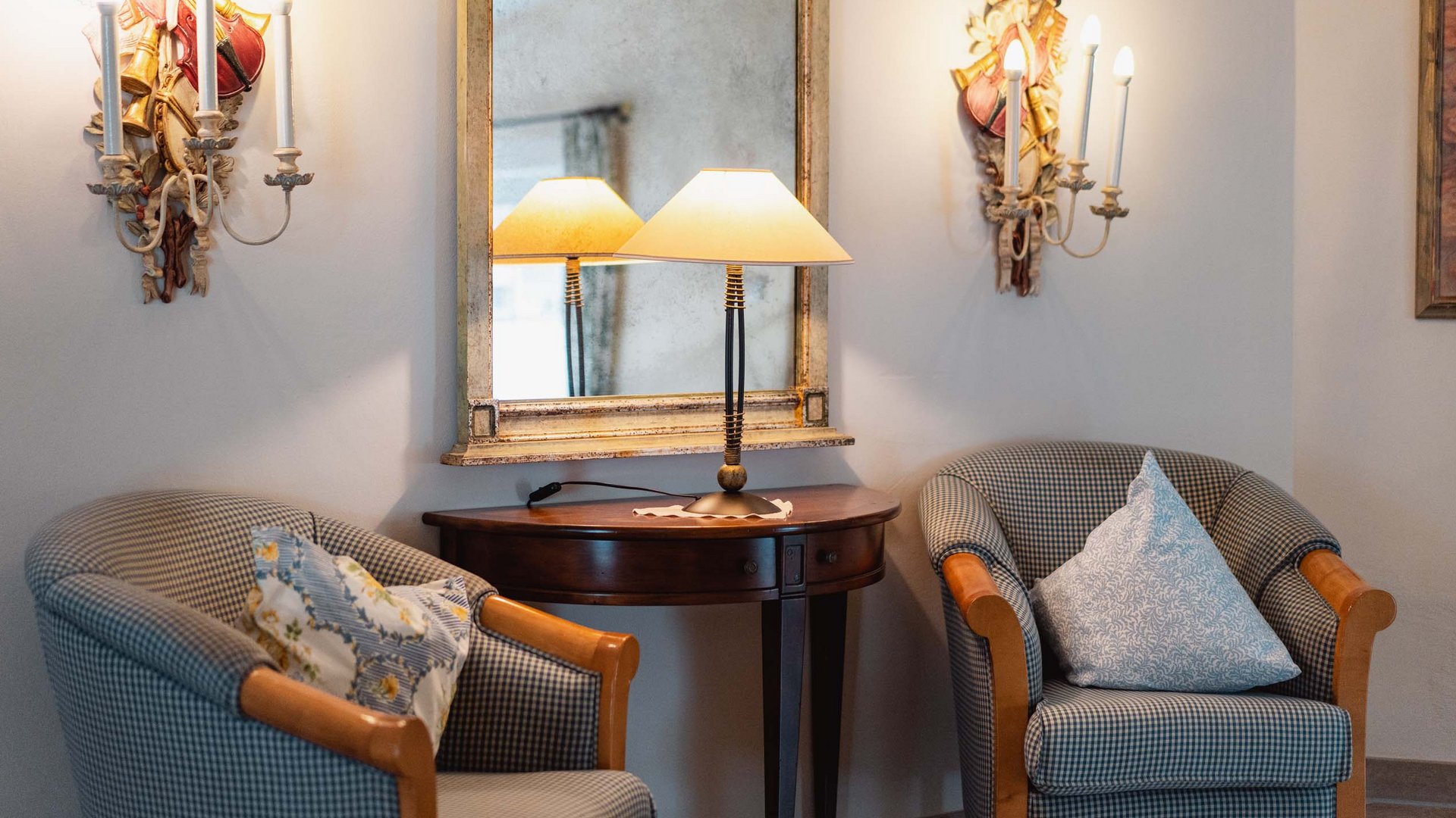 MONS. Ihre Fragen, unsere Antworten. MONS. Ihre Fragen, unsere Antworten.