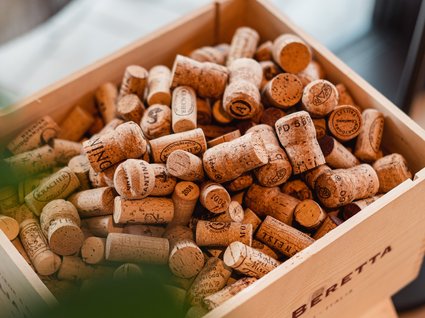 Wine Bar TOVINO Wine Bar TOVINO