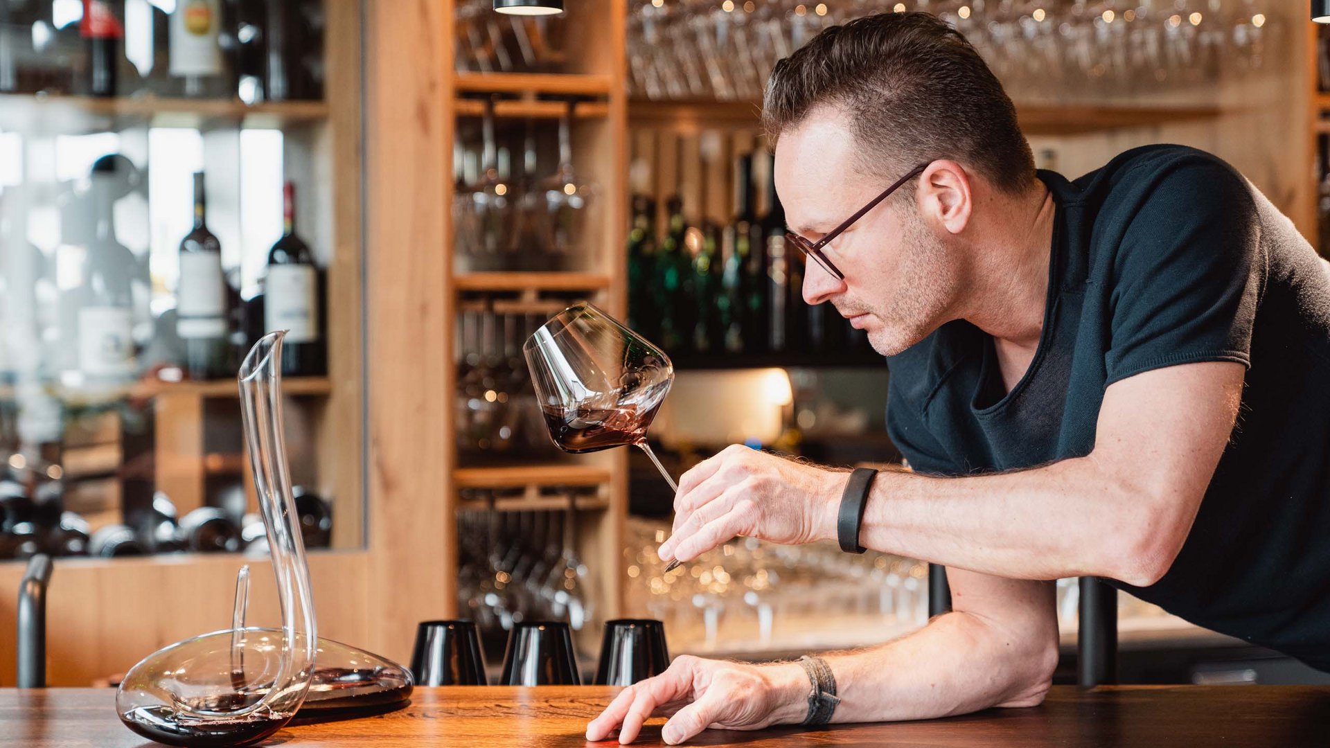 Wine Bar TOVINO Wine Bar TOVINO