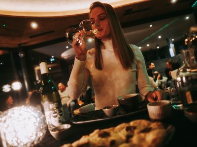 Wine Bar TOVINO Wine Bar TOVINO