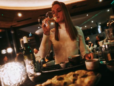 Wine Bar TOVINO Wine Bar TOVINO