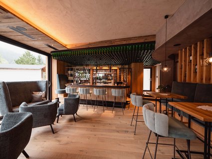 Wine Bar TOVINO Wine Bar TOVINO